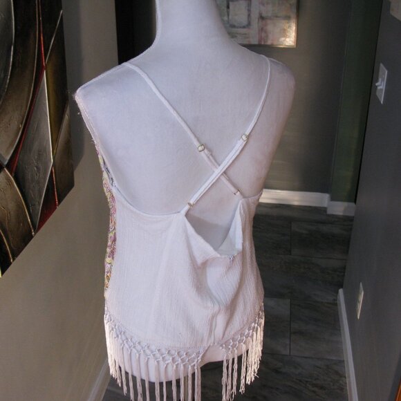 NWOT XOXO Boho Embroidered Floral Fringe Bottom Crossback Tank Size Large - Picture 5 of 9